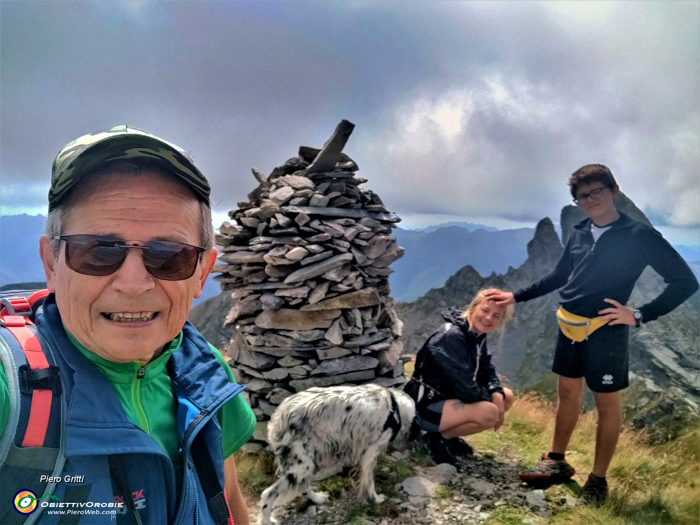 46 All'omone del Ponteranica centrale (2372 m) .jpg